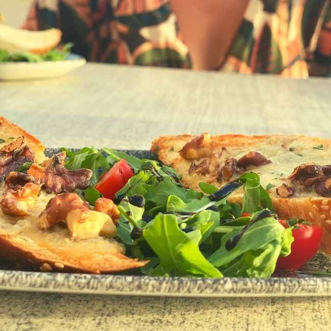 the view bar & kitchen zebbug