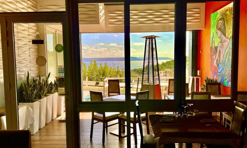 Ferdie's Cocktail Bar & Restaurant