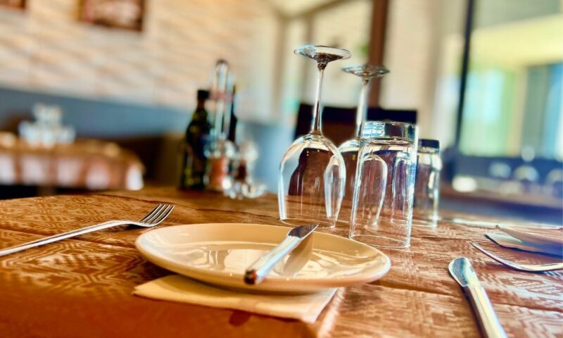 Ferdie's Cocktail Bar & Restaurant