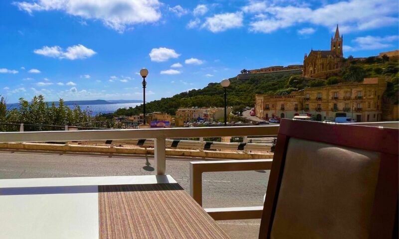 Ferdie's Cocktail Bar & Restaurant