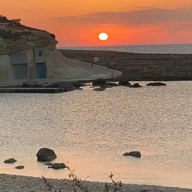 Xwejni Bay Beach
