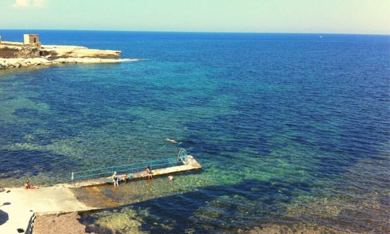 yellow rock yoga 800x480