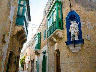 Victoria Streets with temple symbol