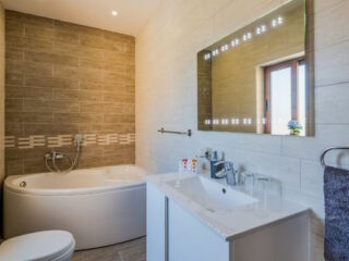 D Golden Valley bathroom 320x240