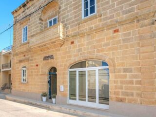 Georges Gozo Living 7 320x240