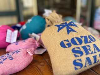 ta Dbiegi Crafts Village 10 320x240