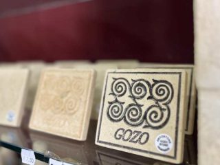 ta Dbiegi Crafts Village 14 320x240