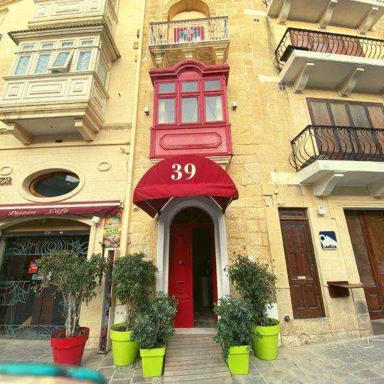 39 St George