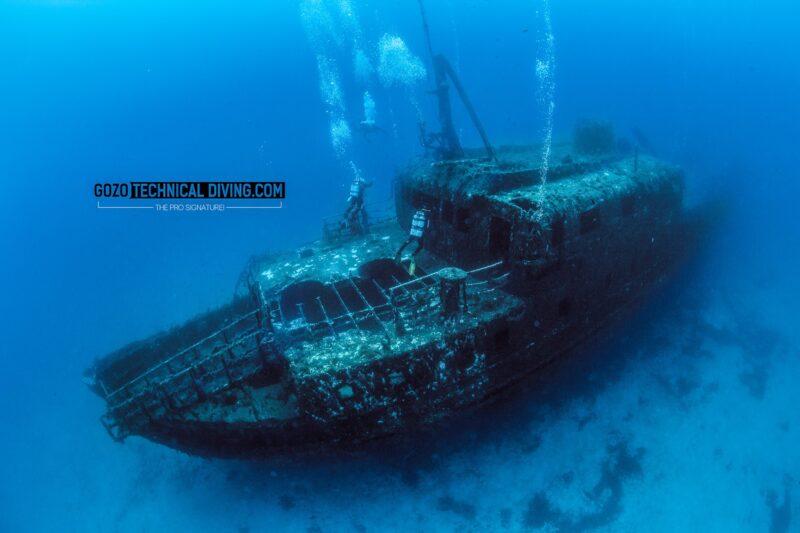 Technical diving 800x533